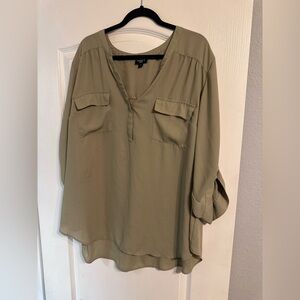 Torrid Green Size 4 Harper Georgette 3/4 length Sleeves